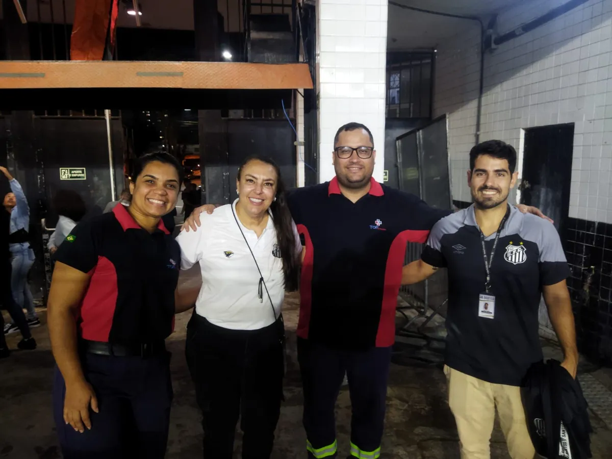 Equipe da TOP Emergências reunida